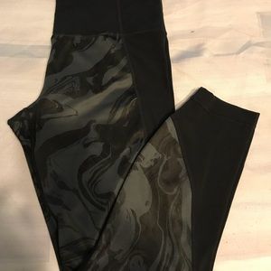 Athleta Salutation 7/8 Tights